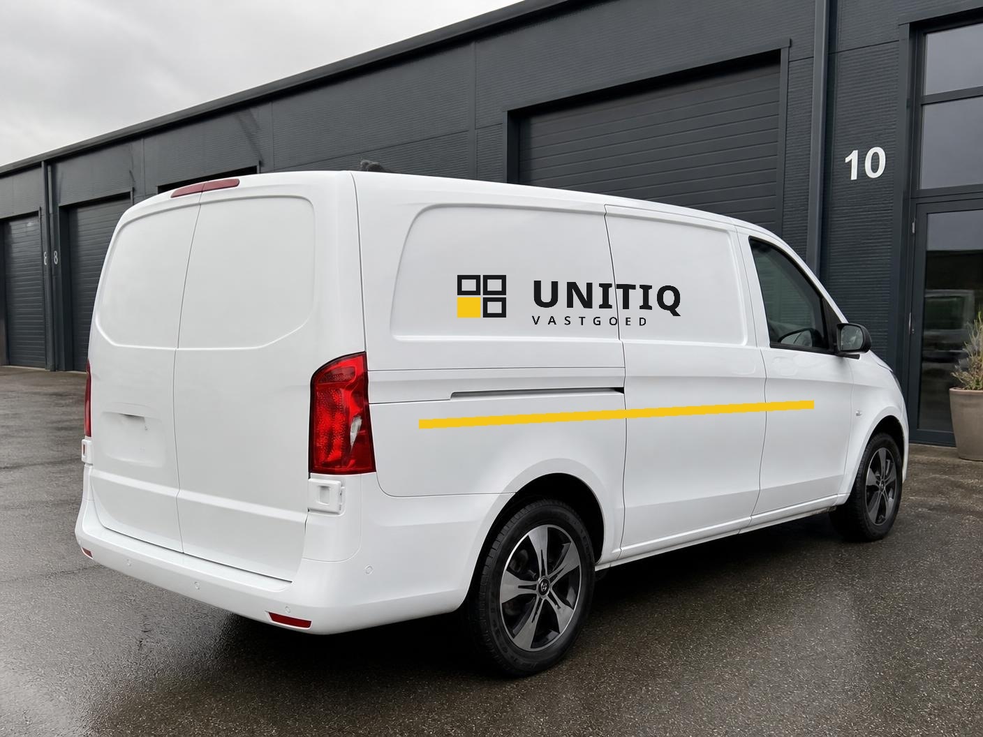 Bedrijfsbus — witte eVito